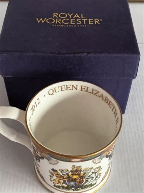 QUEEN ELIZABETH II Diamond Jubilee Mug 2012 Royal Worcester NEW BOXED