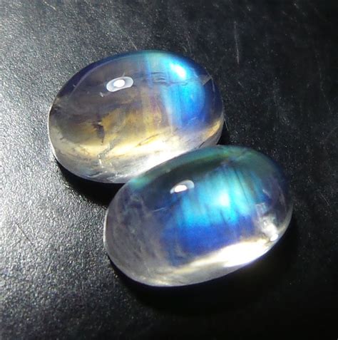 X Mm Cts Natural Flashy Rainbow Moonstone Oval Cabochon Rm