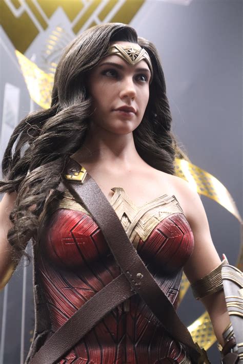 Hot Toys Wb100 Wonder Woman R Hottoys