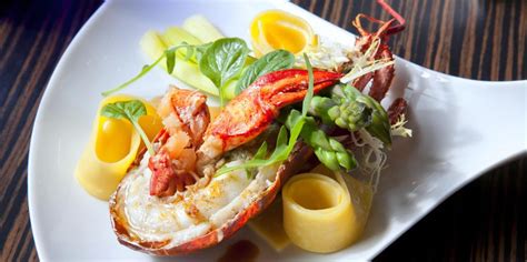 Choose Your Own Crab Or Lobster At This Waikiki Seafood Restaurant