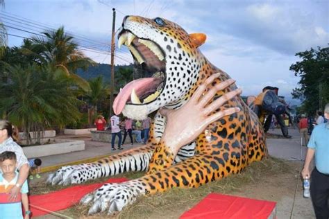 Las Chimeneas Gigantes De Trinidad Santa B Rbara