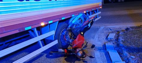 Motociclista Tem Suspeita De Fratura No Tornozelo Em Acidente