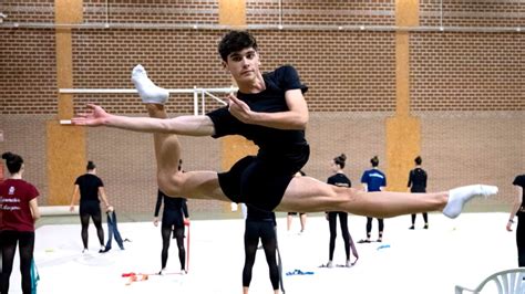 Il campione del mondo di ginnastica estetica non potrà più gareggiare