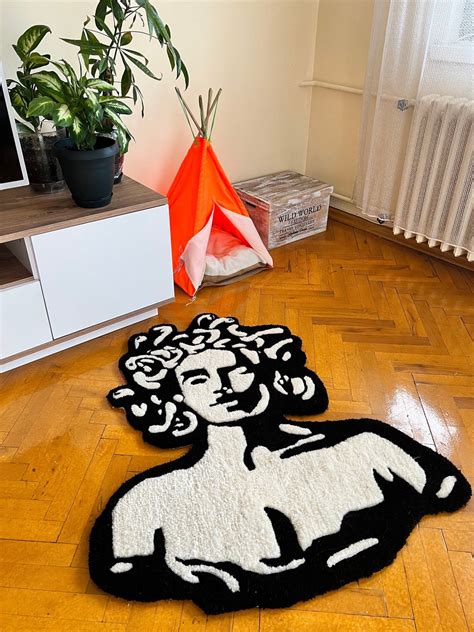 Innocent Medusa Tufted Custom Rug Home Decoration Shaggy Rug