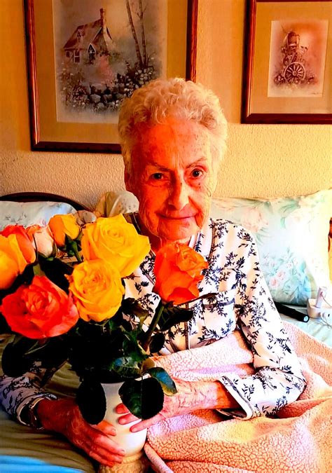 Memorial Service and Obituary for Beth Cunningham 16