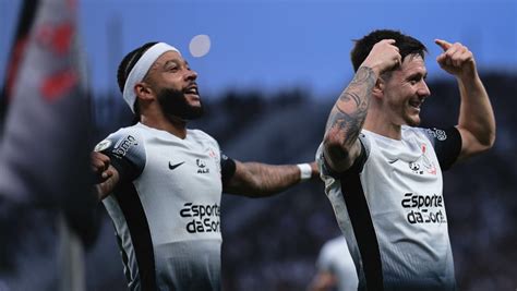 Memphis Depay Passa Por Exames No Corinthians E Tem Situa O Oficial