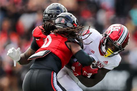 Final Huddle UC Handles Indiana 45 24 At Nippert Stadium All Bearcats