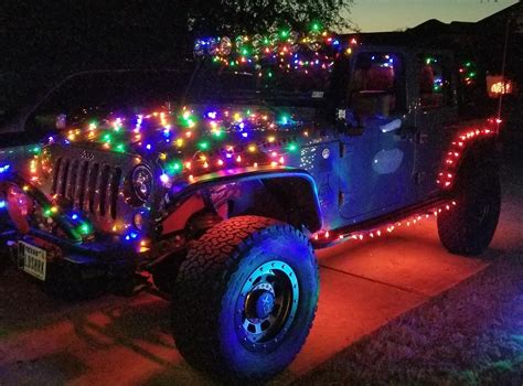 I decorated my Jeep for Christmas! : r/Jeep