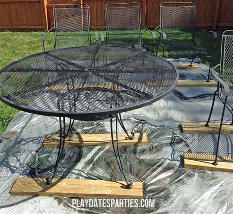 How To Repaint A Rusty Metal Outdoor Tableware Outdoor Lighting Ideas