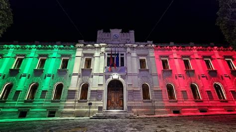 Reggio Calabria Tricolore Sulla Facciata Di Palazzo San Giorgio