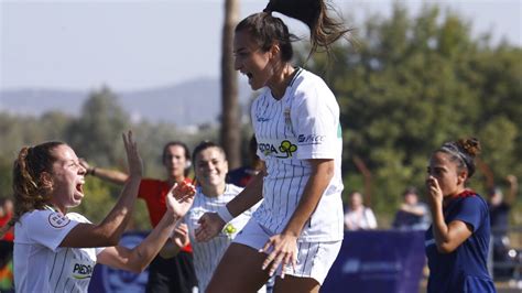 Maral Artin jugadora del Córdoba Femenino es citada por Armenia