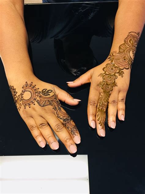 Henna Tattoo Hand Art