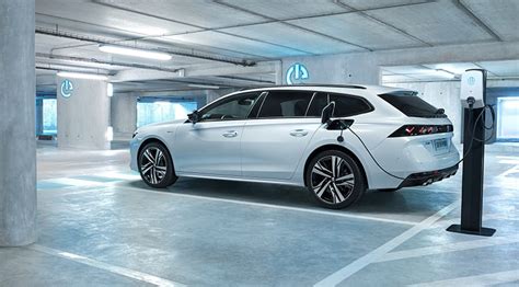 Peugeot 508 Hybrid and 3008 Hybrid: with 50 km. electric autonomy