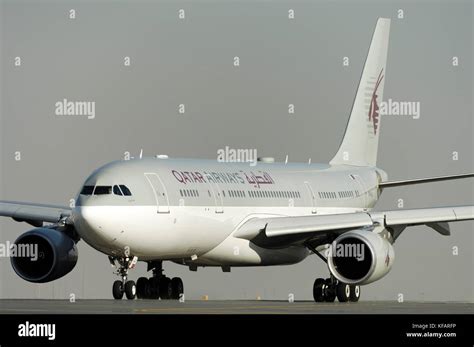 Qatar Airways Airbus A330 200 Taxiing Stock Photo Alamy