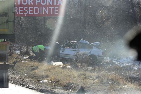 Accident pe Feleac Un BMW s a făcut PRAF lovind un TIR Șoferul a