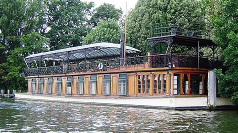 David Gilmour S Antique Houseboat Turned Recording Studio Is Pretty