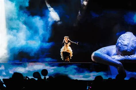 ¿Cómo fue el concierto de Mon Laferte en Movistar Arena?