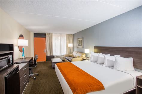 Days Inn And Suites By Wyndham Orlando Airport Orlando Fl Hotels