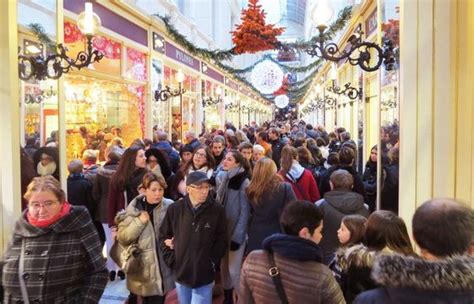 Nantes Centre ville bondé pour la première ouverture des commerces le