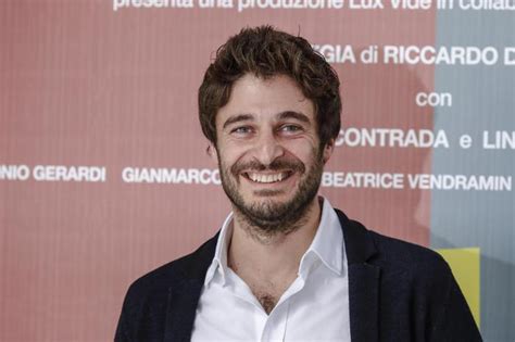 Lino Guanciale età chi è la moglie figli e Instagram dell attore