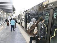 Las asociaciones de vecinos reclaman más y mejor transporte público