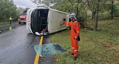 Revelan La Identidad De Víctimas Del Accidente De Bus De Expreso Bolivariano Entre Chicoral Y