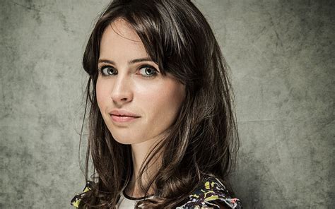 Felicity Jones English Actress Portrait Hoot Make Up Face Hd