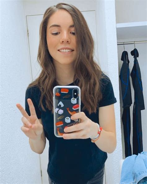 Ceci Flores On Instagram In 2022 Instagram Phone Cases Flores