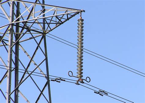 Describe The Types Of Insulators Used In Transmission And Distribution