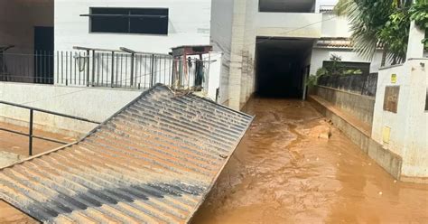 Brésil Au moins 25 morts dans des inondations et glissements de