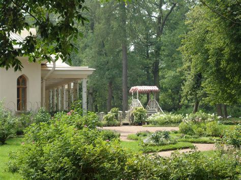 The Russian Dacha: From Imperial Residence to Country Cottage