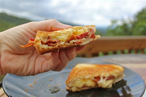 Bacon Apple And Gouda Grilled Cheese Sandwiches With Jalapeno Jelly