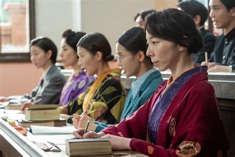 連続テレビ小説「虎に翼」第16話。紳士的な花岡悟（岩田剛典）に猪爪寅子（伊藤沙莉・中央）たちは（c）nhk ― スポニチ Sponichi