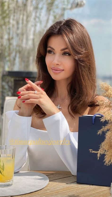 Beautiful Alena Long Hair Styles Beautiful Long Hair Brunette Beauty