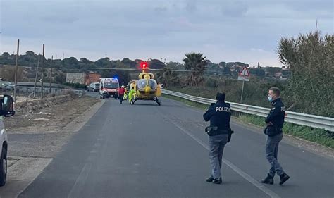 Incidente Sul Lavoro A Siracusa Operaio Cade Da Un Palo Grave