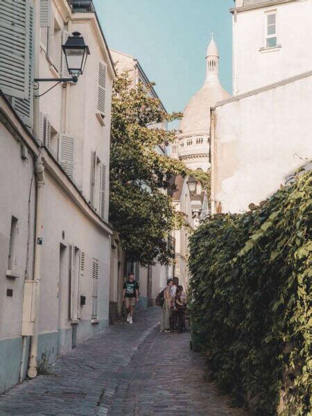 Ultimate Montmartre Walk How To Get Super Dreamy Paris Photos