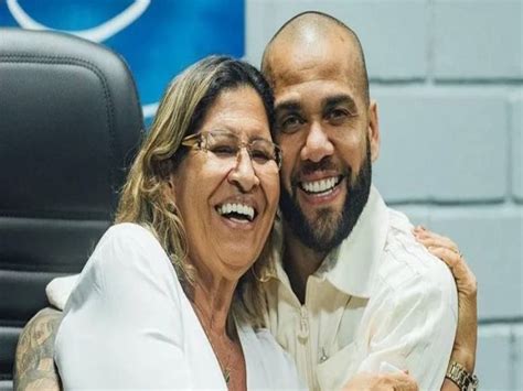 M E De Daniel Alves Exp E Mulher Que Acusa Filho De Estupro Nas Redes