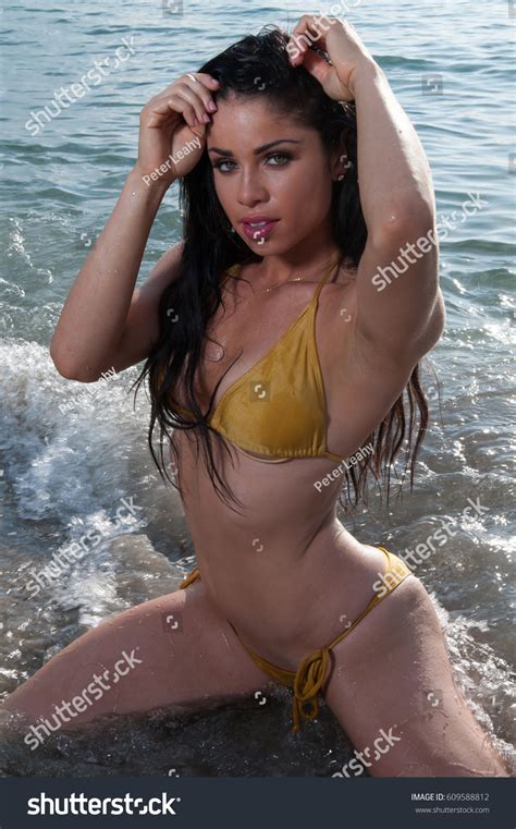 Model Yellow Bikini Florida Beach Stock Photo 609588812 | Shutterstock