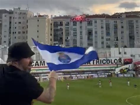 Adeptos Do Benfica E Do Fc Porto Em Confrontos No Jogo Contra O