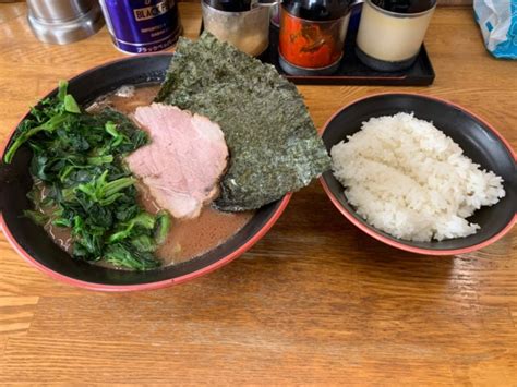 『のり・ほうれん草ラーメン』麺家 紫極のレビュー ラーメンデータベース