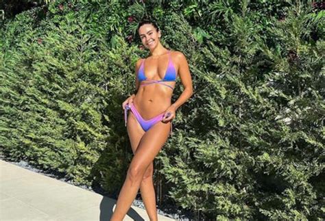 Cristina Pedroche Incendia Las Redes Con Su Posado En Bikini En Pleno