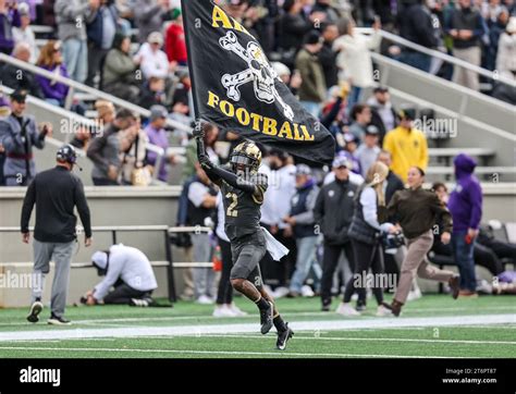 Army Stadium Flag Hi Res Stock Photography And Images Alamy