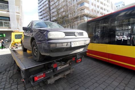 Opłaty za odholowanie pojazdu w 2023 roku Ile zapłacimy Sprawdzamy