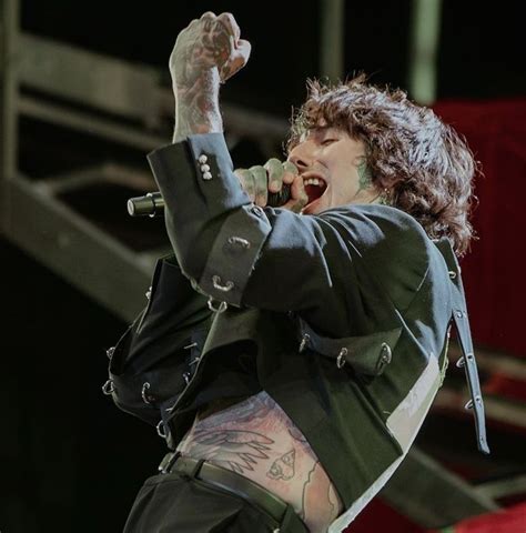 Figgy Vexton adlı kullanıcının Oli Sykes panosundaki Pin