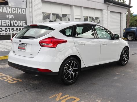 Pre Owned 2017 Ford Focus Sel Fwd 4d Hatchback