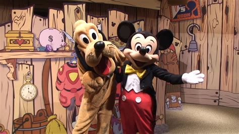 Mickey Mouse And Pluto Meet Us At Disneys Visa Photo Place Epcot Meet And Greet Youtube