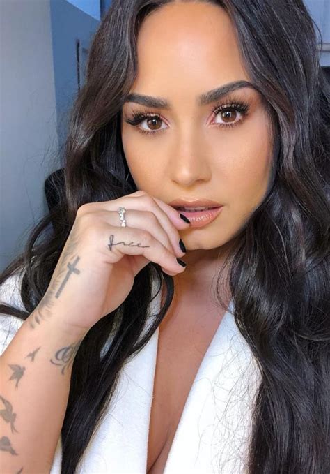 Demi Lovato Latest Photos - CelebMafia 