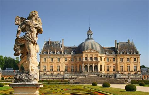 Chateaux De Fontainebleau Vaux Le Vicomte Day Tour From Paris