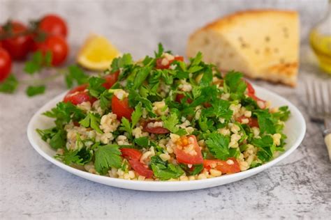 Premium Photo Middle Eastern Cuisine Vegetarian Salad With Bulgur