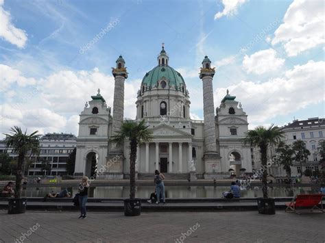 VIENA AUSTRIA CIRCA SEPTIEMBRE 2022 Traducción de Karlskirche